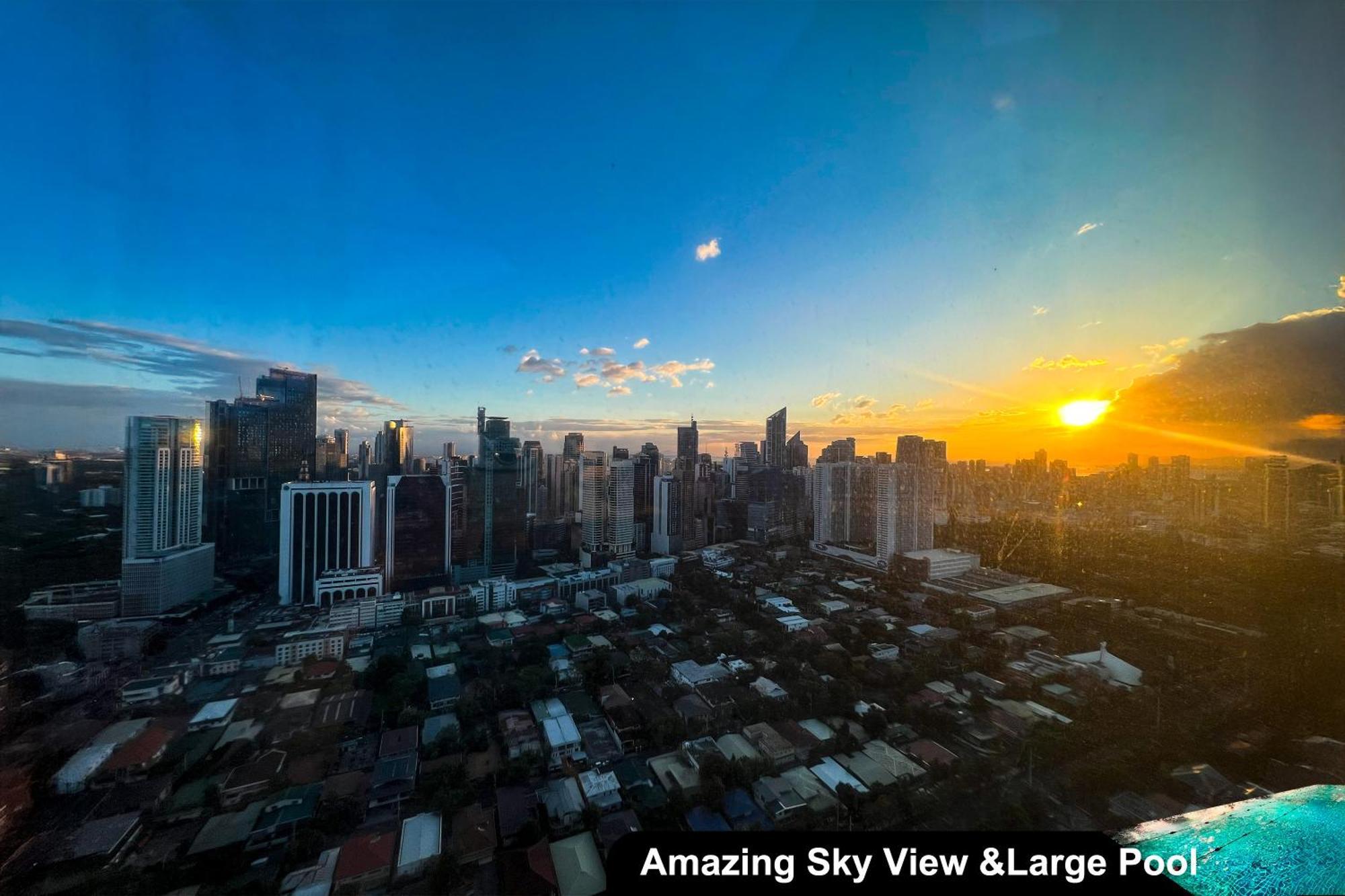 Century Spire Makati Aparthotel Makati City Exterior photo